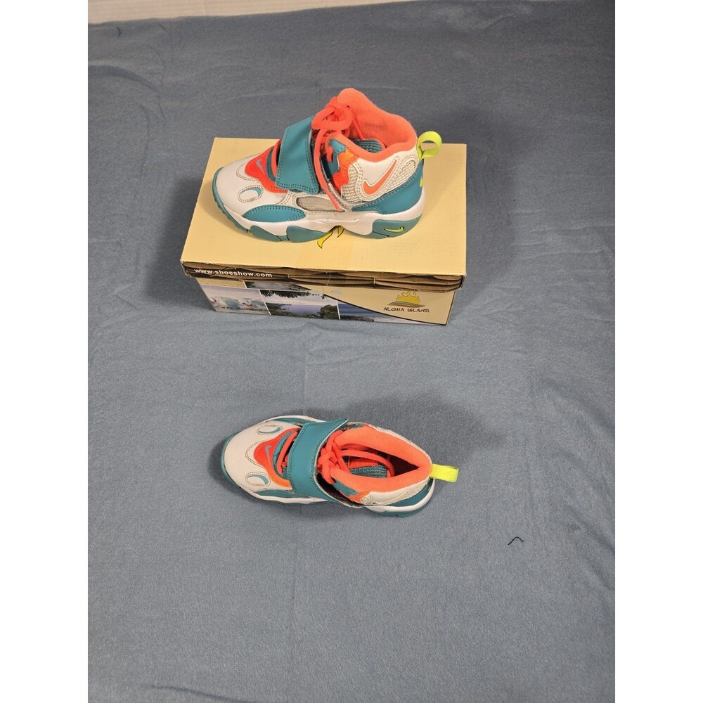 Nike Air Speed Turf GS (Grade School) or TD (Toddler). White/Bright 11C